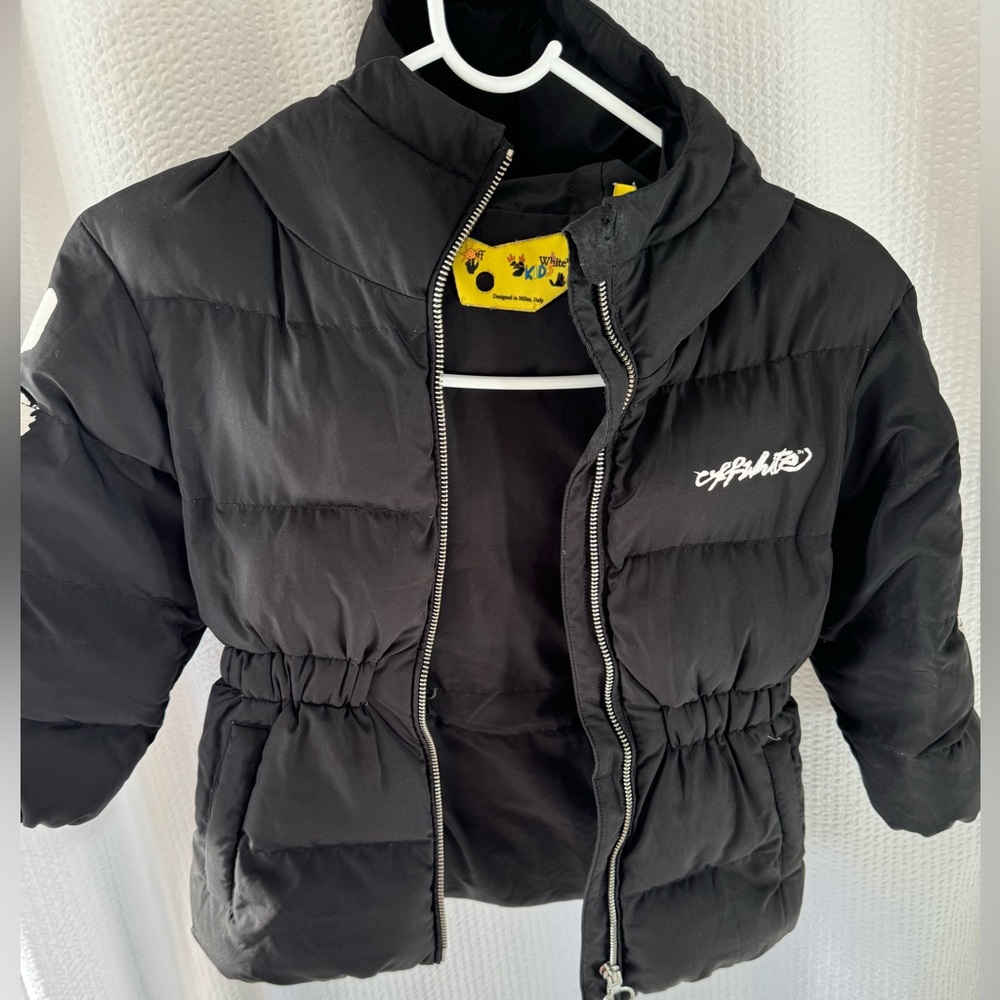 Kids black and white off white coat